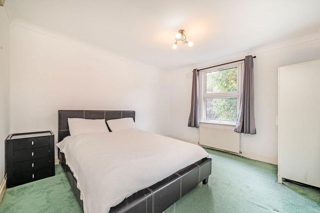 Property photo 3 of 4