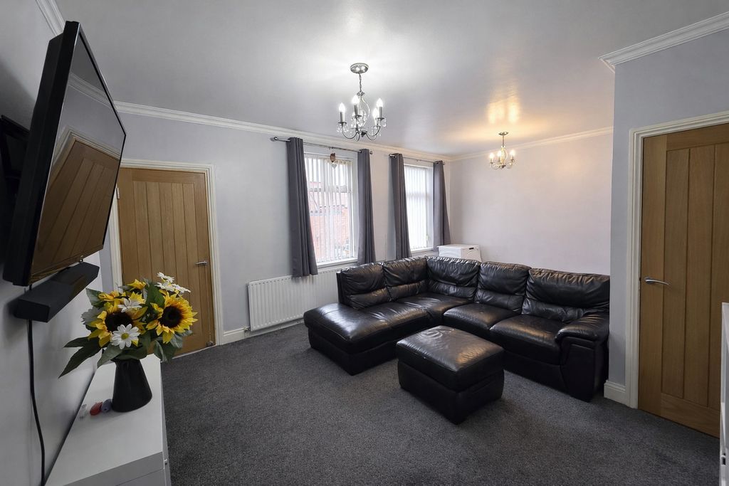 Property photo 1 of 5