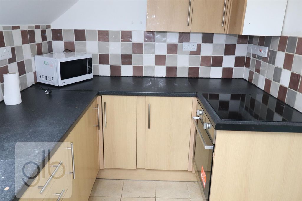 Property photo 2 of 25 17.Png