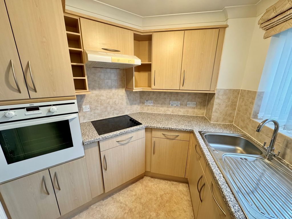 Property photo 3 of 8 51 Milliers Court Kitchen