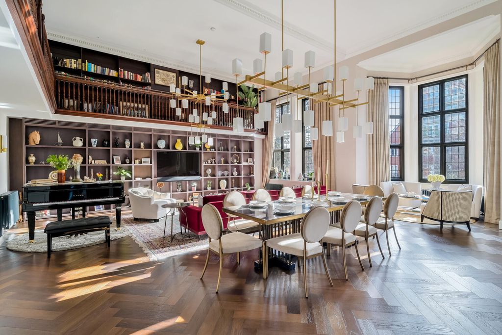 Property photo 3 of 20 Dining Room