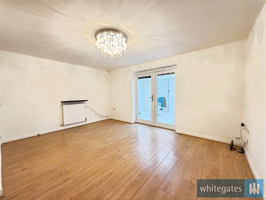 Property photo 3 of 22 Picture No. 09