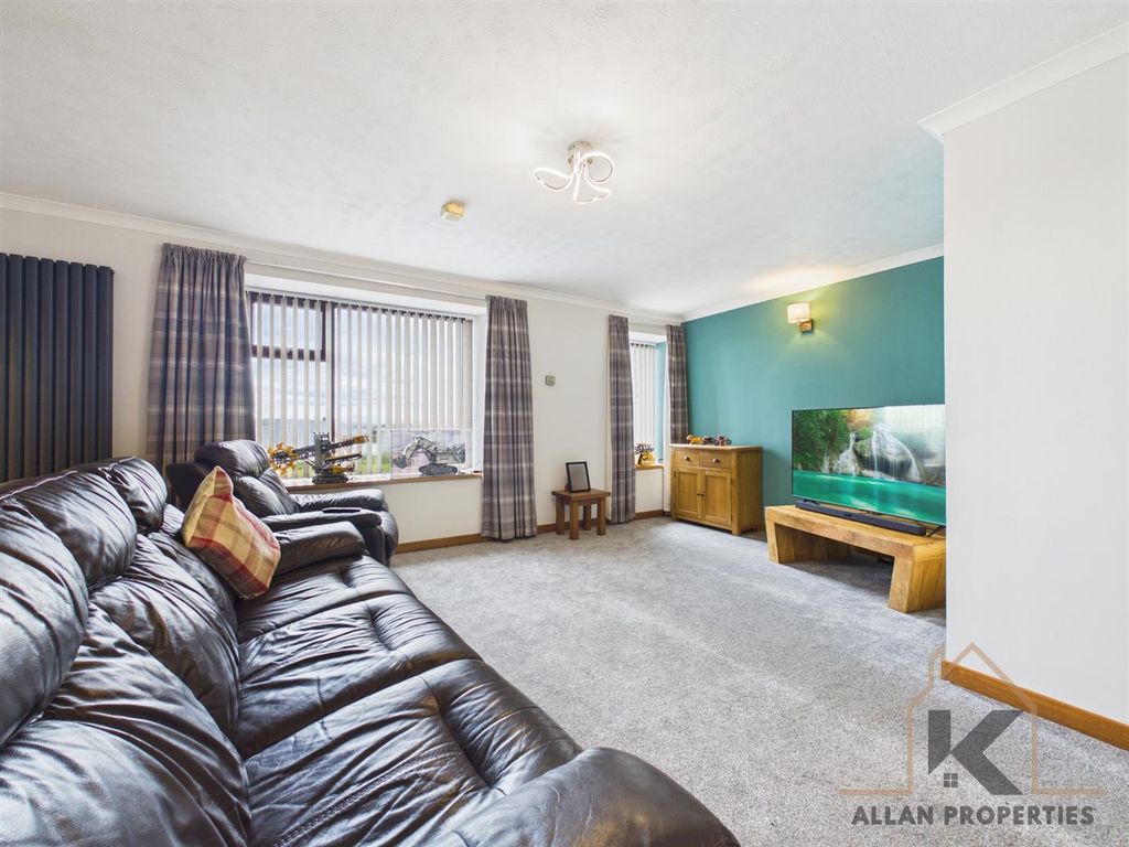Property photo 3 of 37
