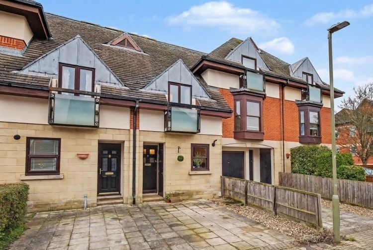 Property photo 1 of 10 321520