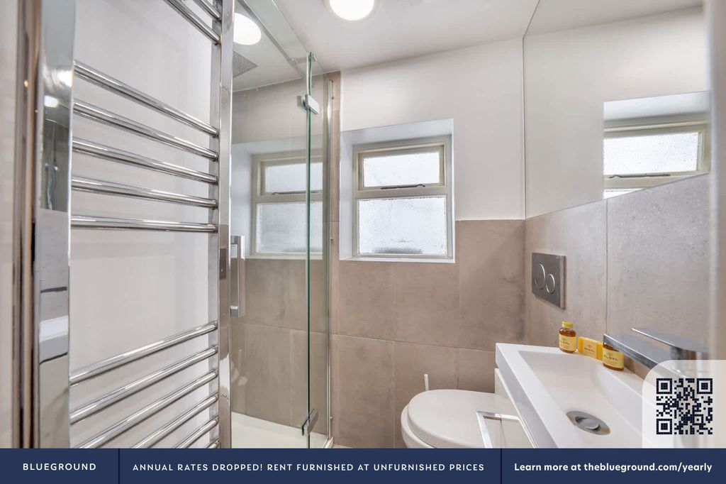 Property photo 3 of 14 Bathroom