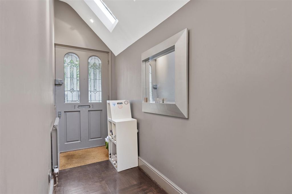 Property photo 2 of 18 Strachan Place 6,2.Jpg