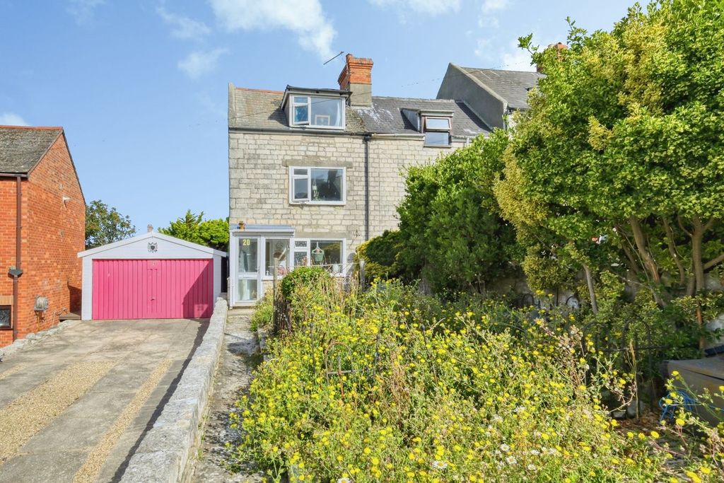 Property photo 1 of 18