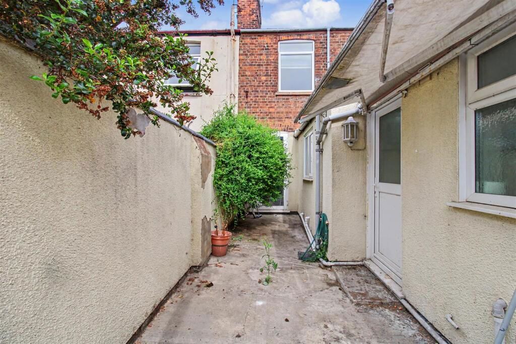 Property photo 3 of 12