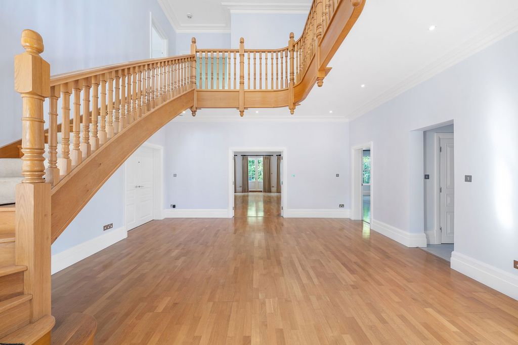 Property photo 2 of 37