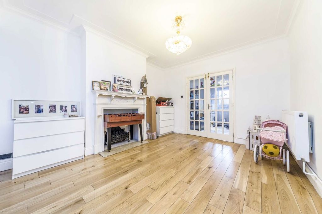 Property photo 3 of 7