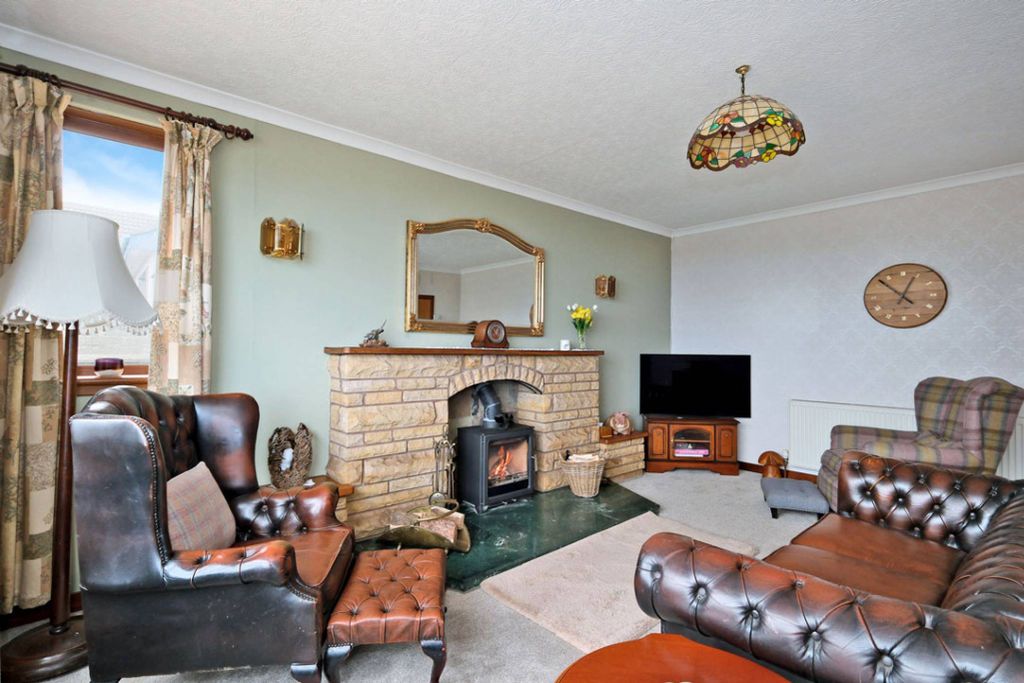 Property photo 3 of 35