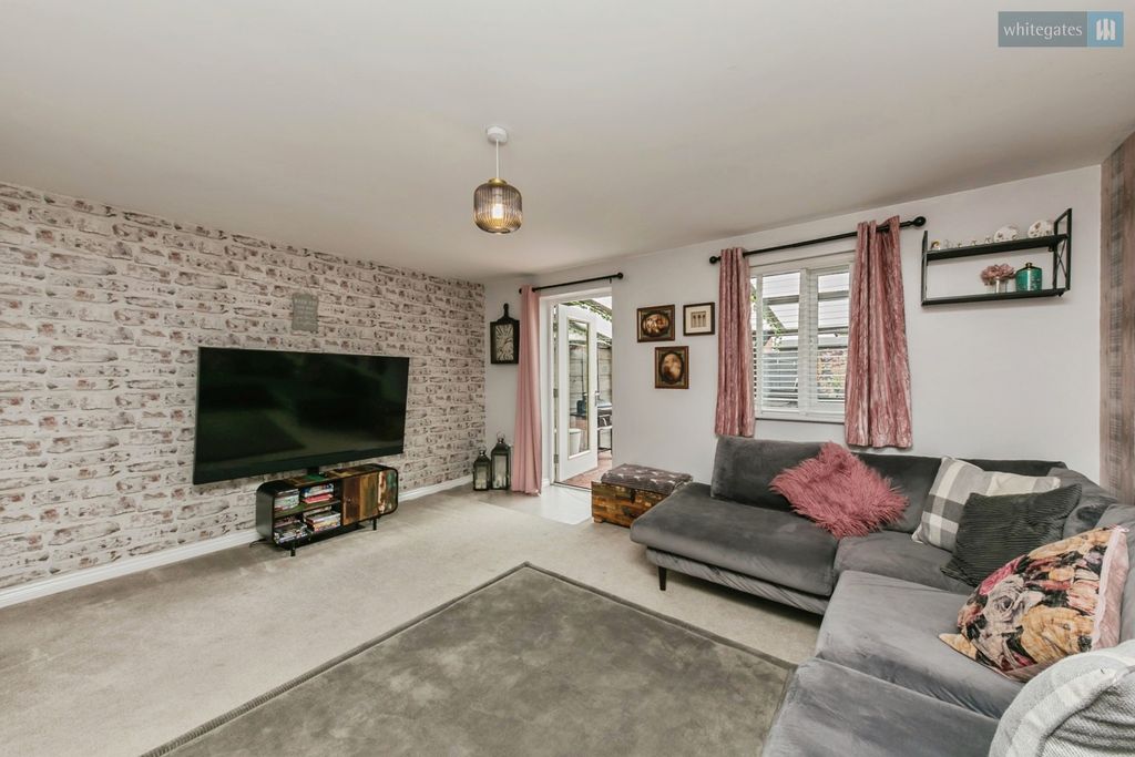 Property photo 3 of 16 Pbox-Img.Jpg