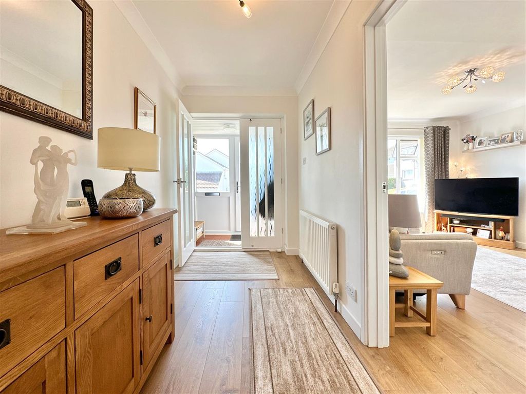 Property photo 2 of 19 Entrance Hallway.Jpg