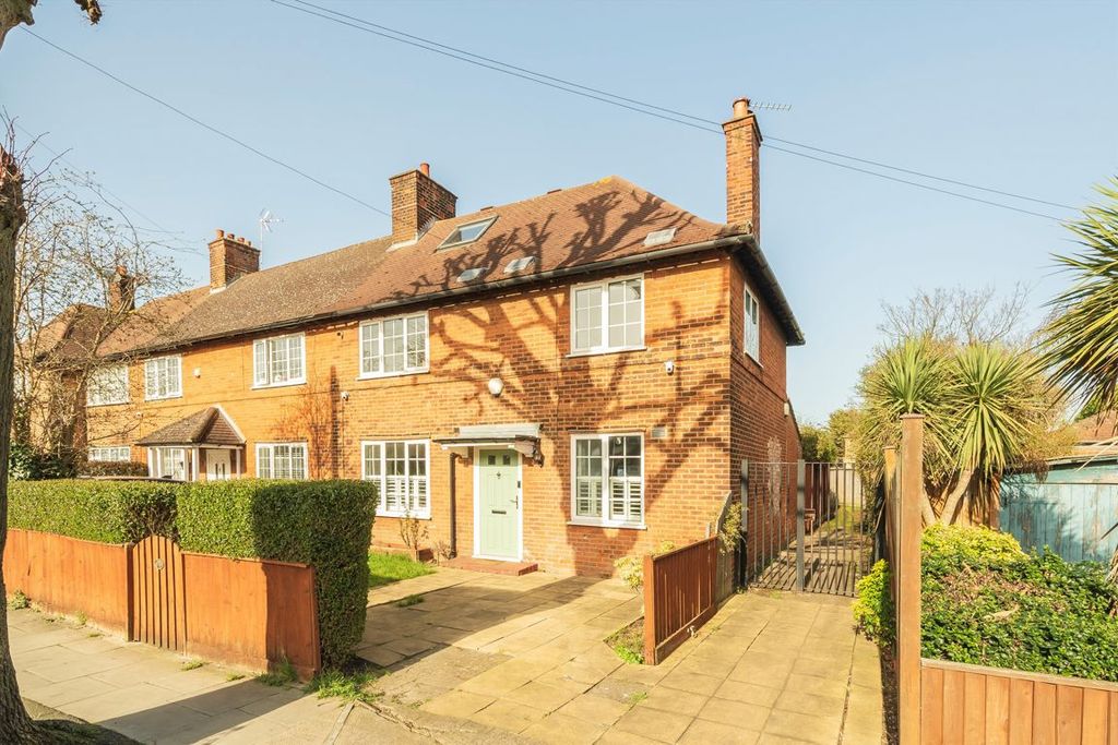 Property photo 1 of 11