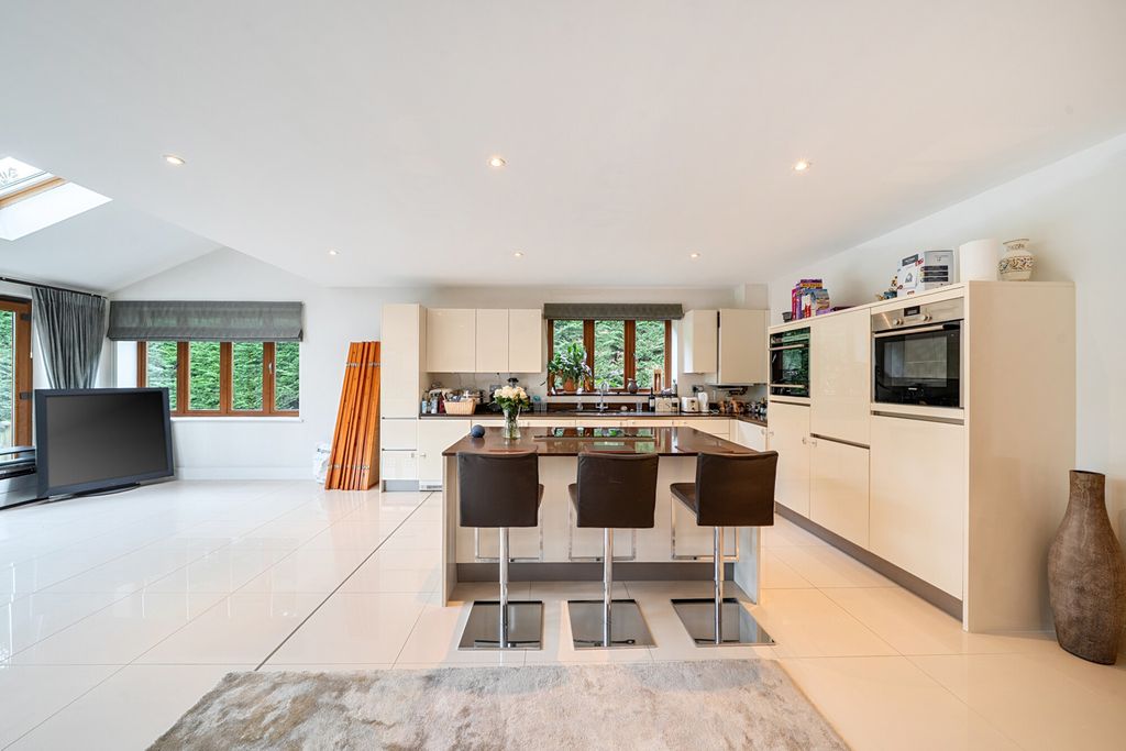 Additional image 17 of 4 bed terraced house for saleHigh Street, Pinner HA5