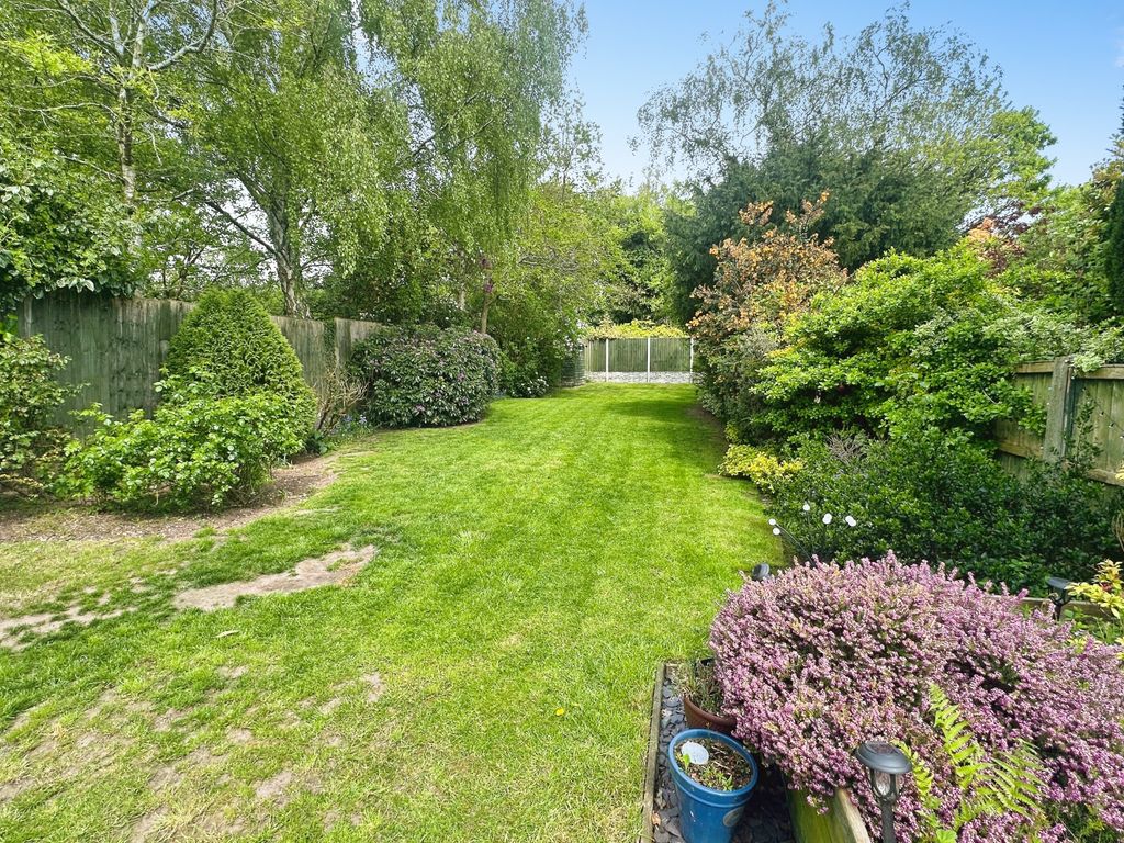 Property photo 2 of 19 Garden