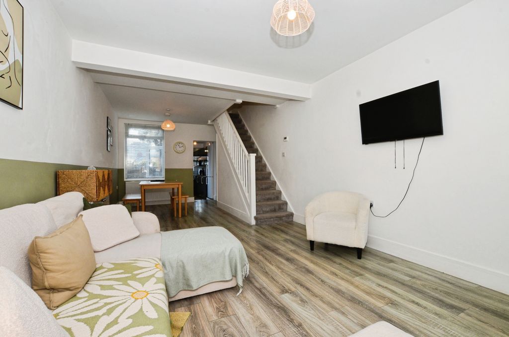 Property photo 3 of 14 Dsc_5785