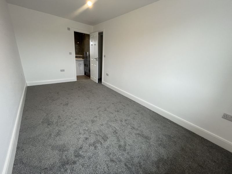 Property photo 3 of 11 Photo 4