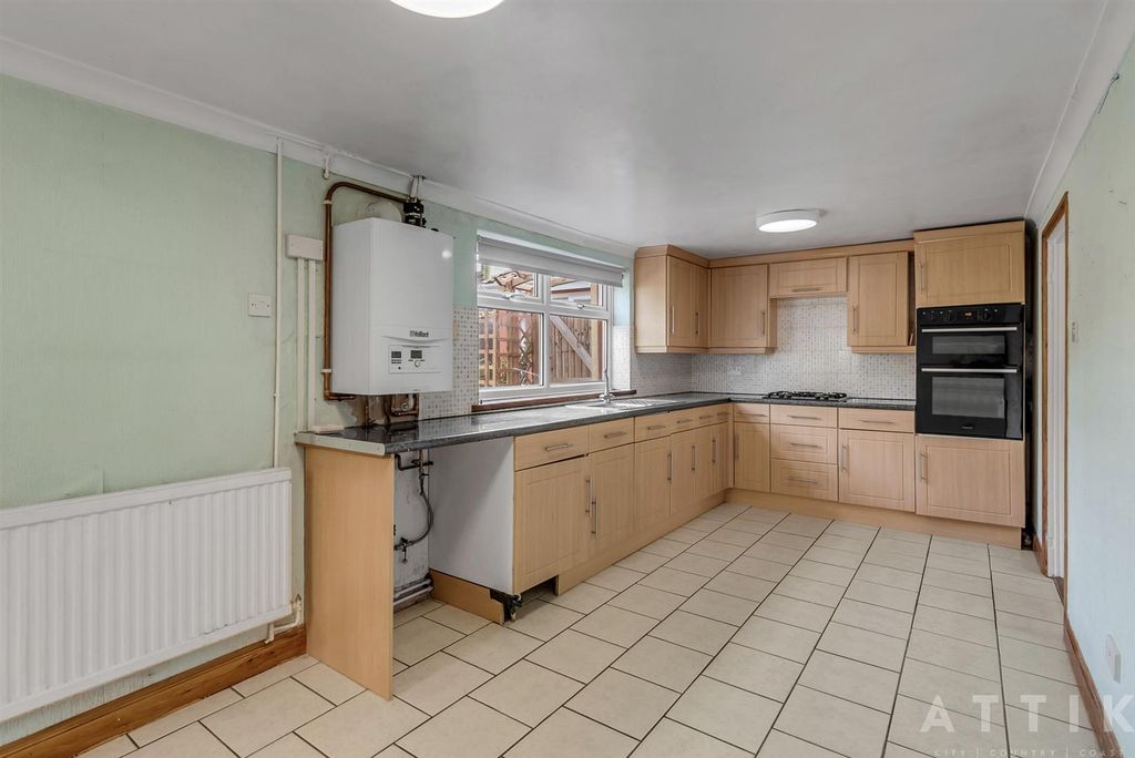 Property photo 3 of 23 28 Norwich Road Halesworth Ip19 8Bx (4).Jpg