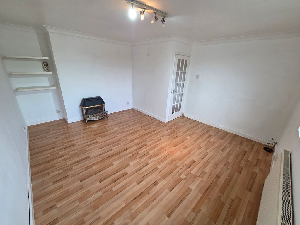 Property photo 2 of 9 Image