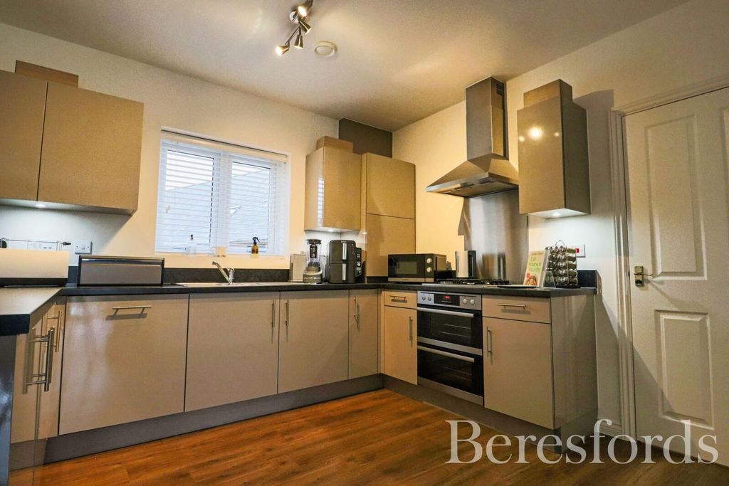 Property photo 3 of 15 Picture 3