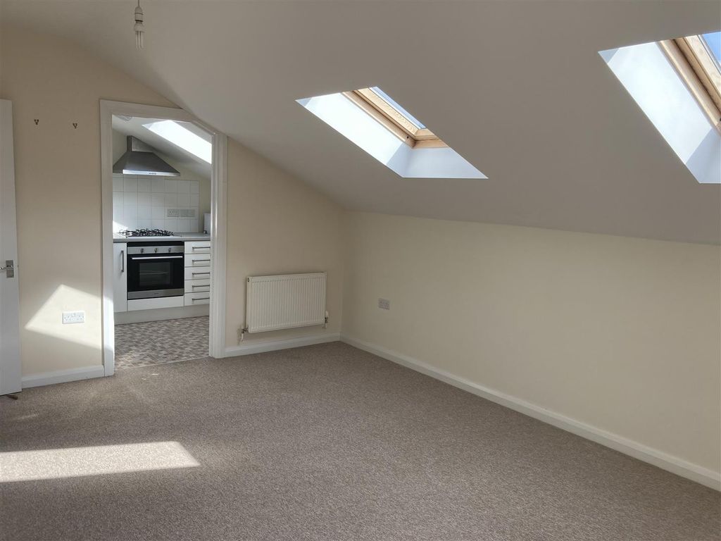Property photo 2 of 8