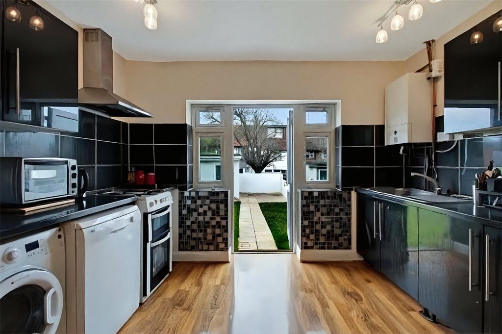 Property photo 2 of 16 Picture No. 22