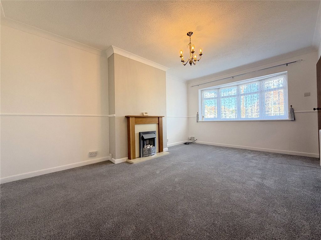 Property photo 2 of 10 Lounge