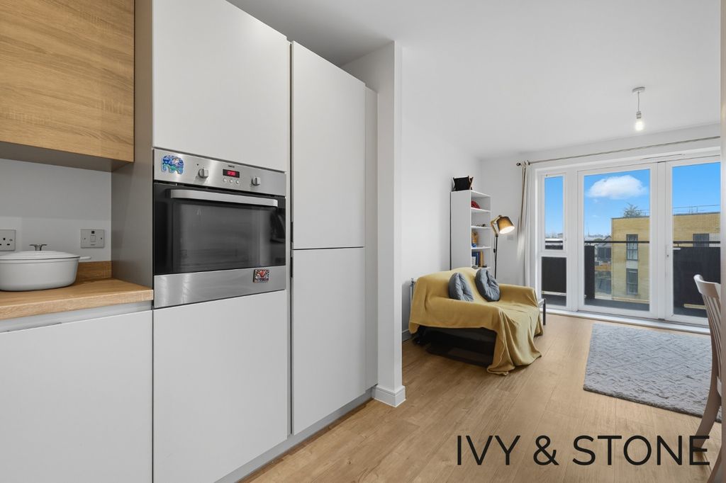 Property photo 1 of 16 3826181