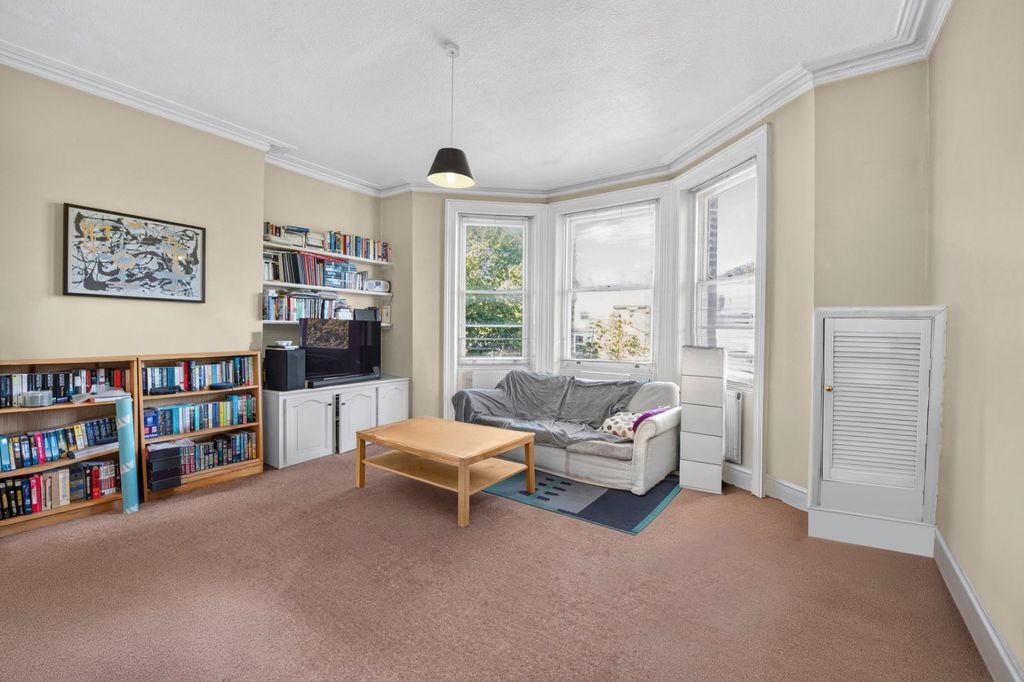 Property photo 3 of 10