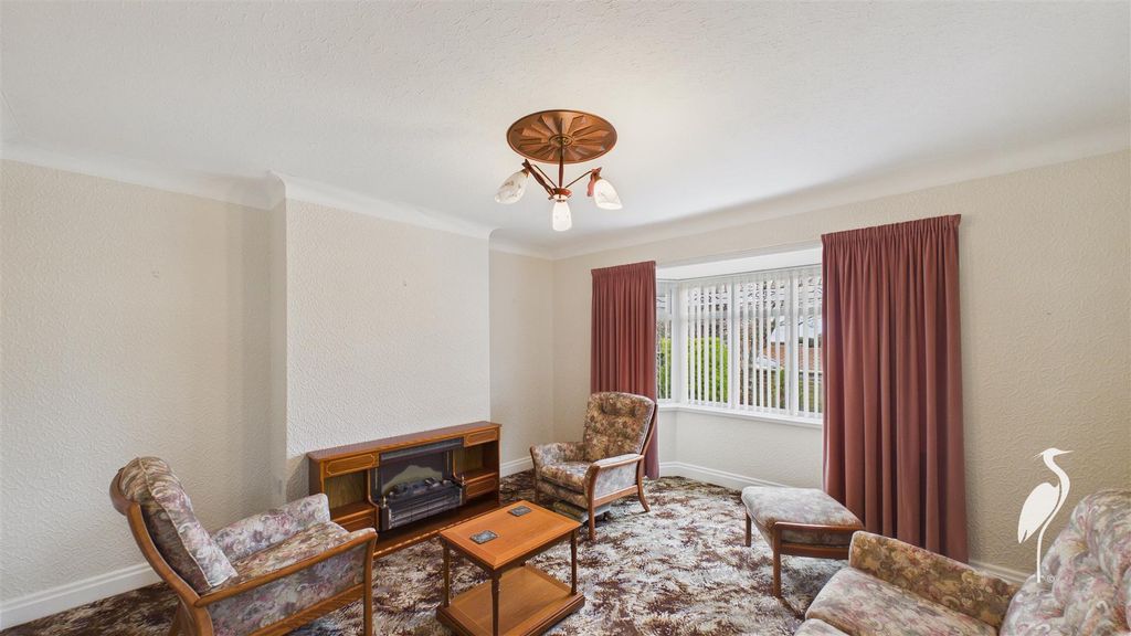 Property photo 2 of 22 Lounge