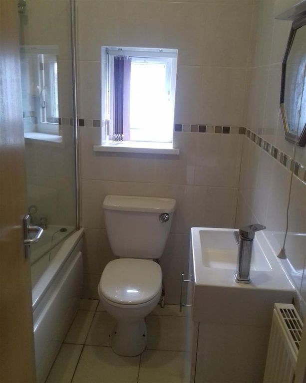 Property photo 2 of 3 Toilet.Jpg