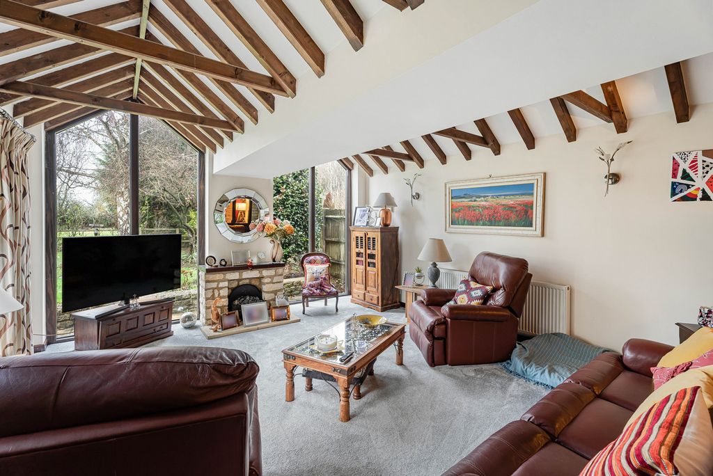 Property photo 2 of 41