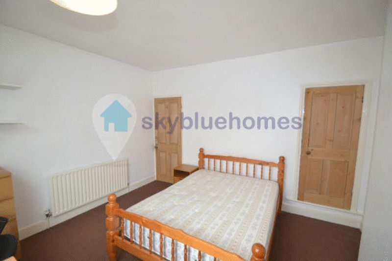 Property photo 3 of 7 Photo 4