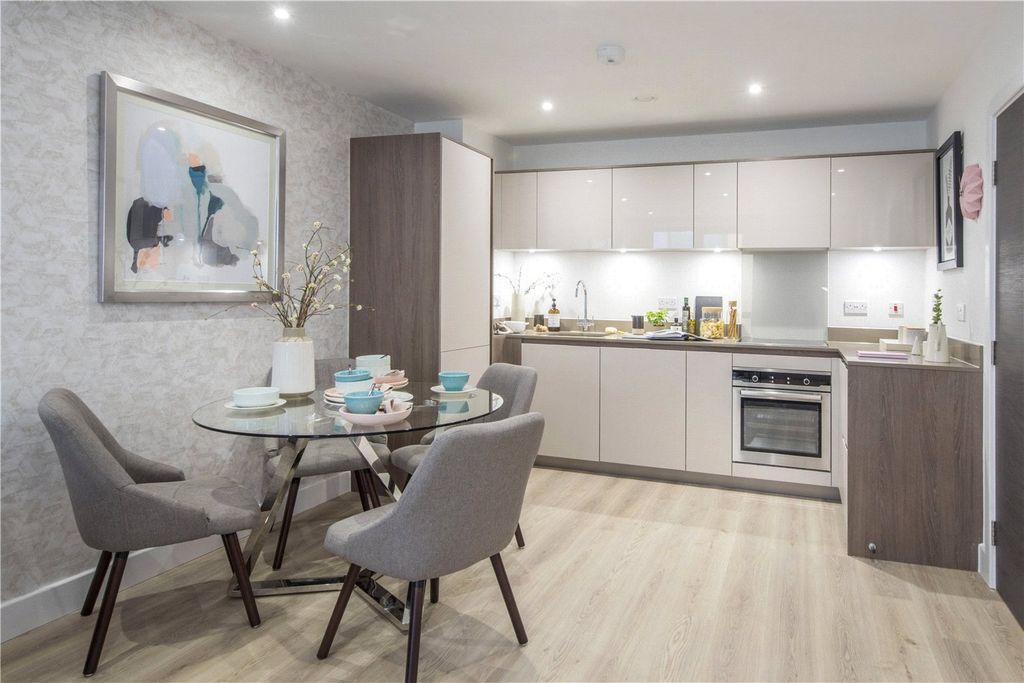 Property photo 3 of 9 Kitchen