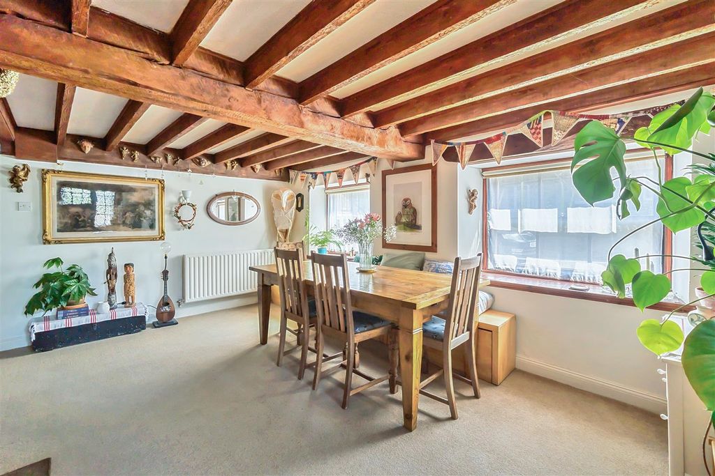 Property photo 3 of 20 Dinning Room