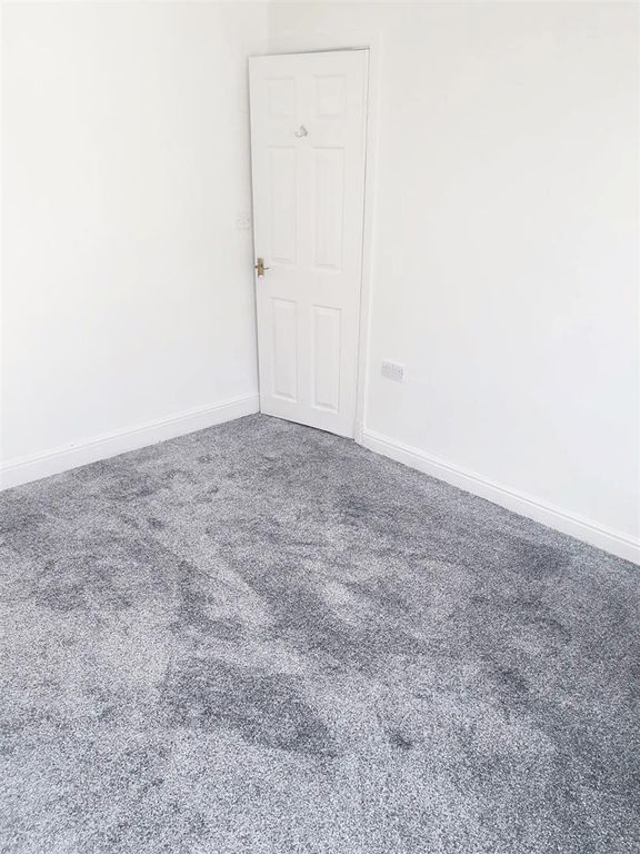 Property photo 3 of 18 3852.Png