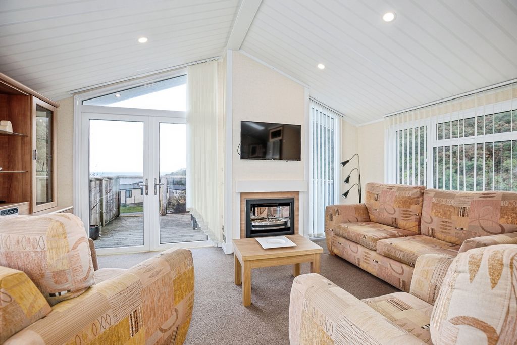 Property photo 2 of 19 Photo