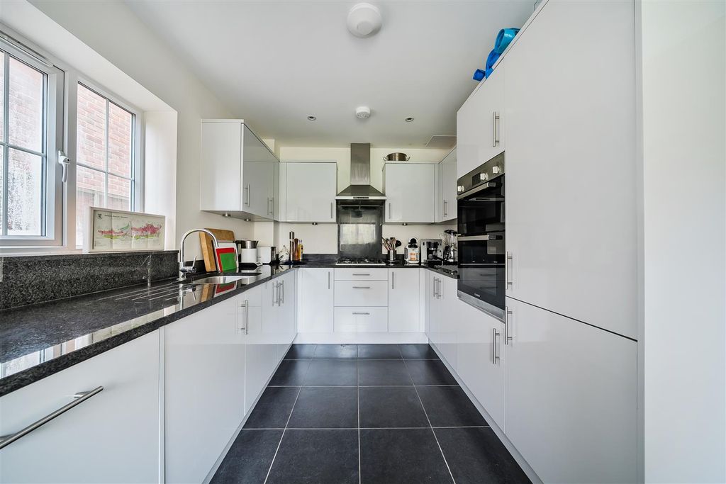 Property photo 3 of 18 1376046-13-690Dd49Ec98E6.Jpg