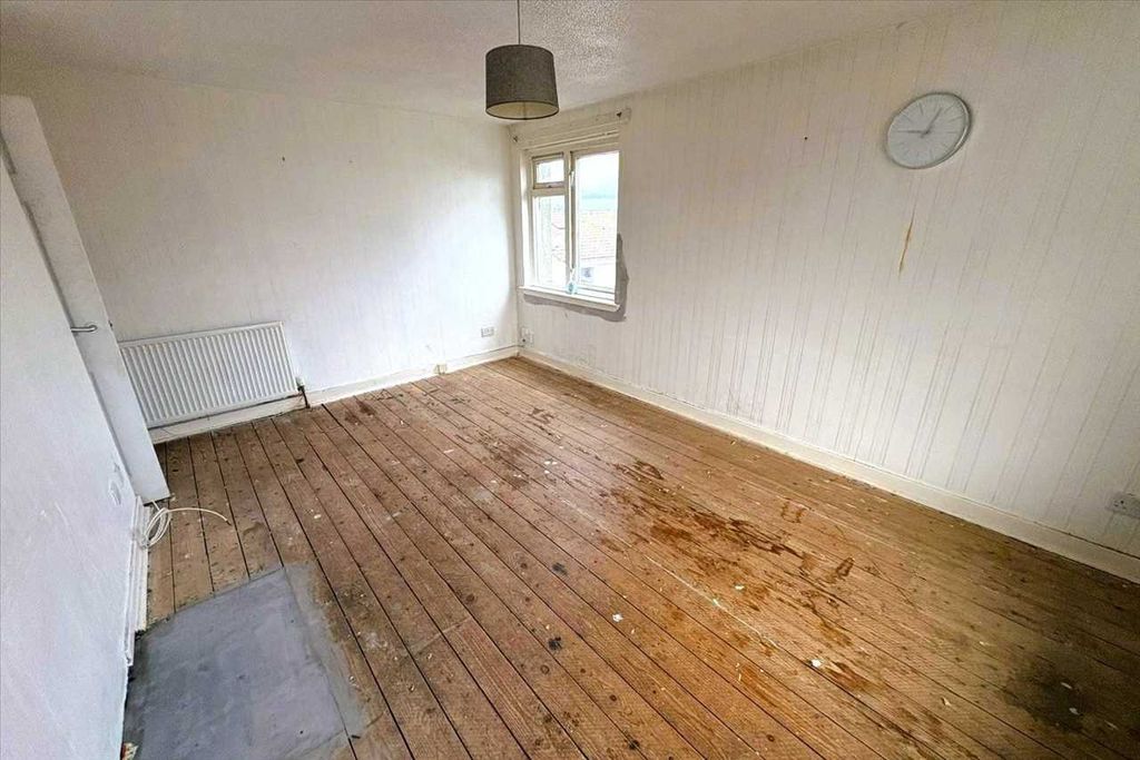 Property photo 3 of 12 Lounge Dining (2)