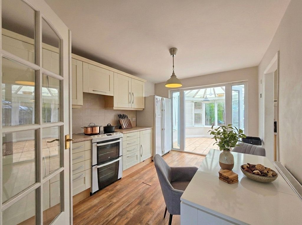 Property photo 3 of 13 Kitchen Dining