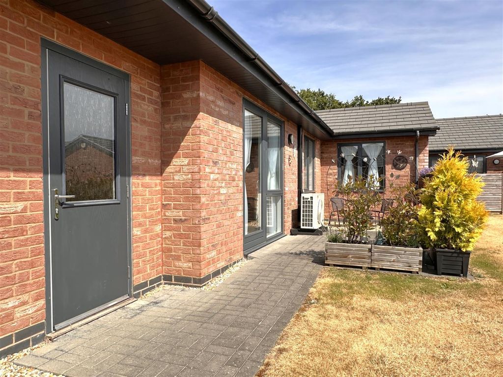 Property photo 3 of 20 Rear Courtyard 886