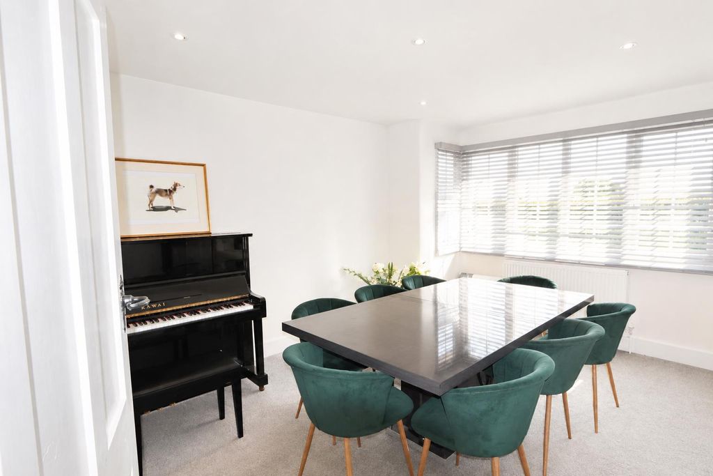 Property photo 3 of 12 Dining.Png