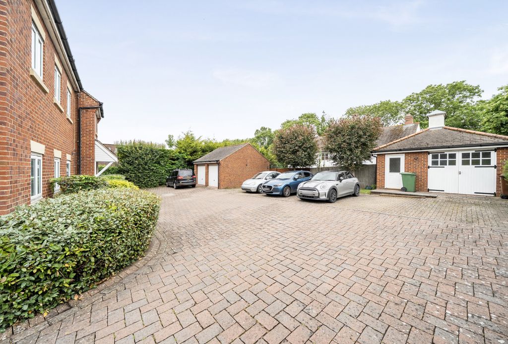 Property photo 2 of 13 1472425-2-6A2Aa83...