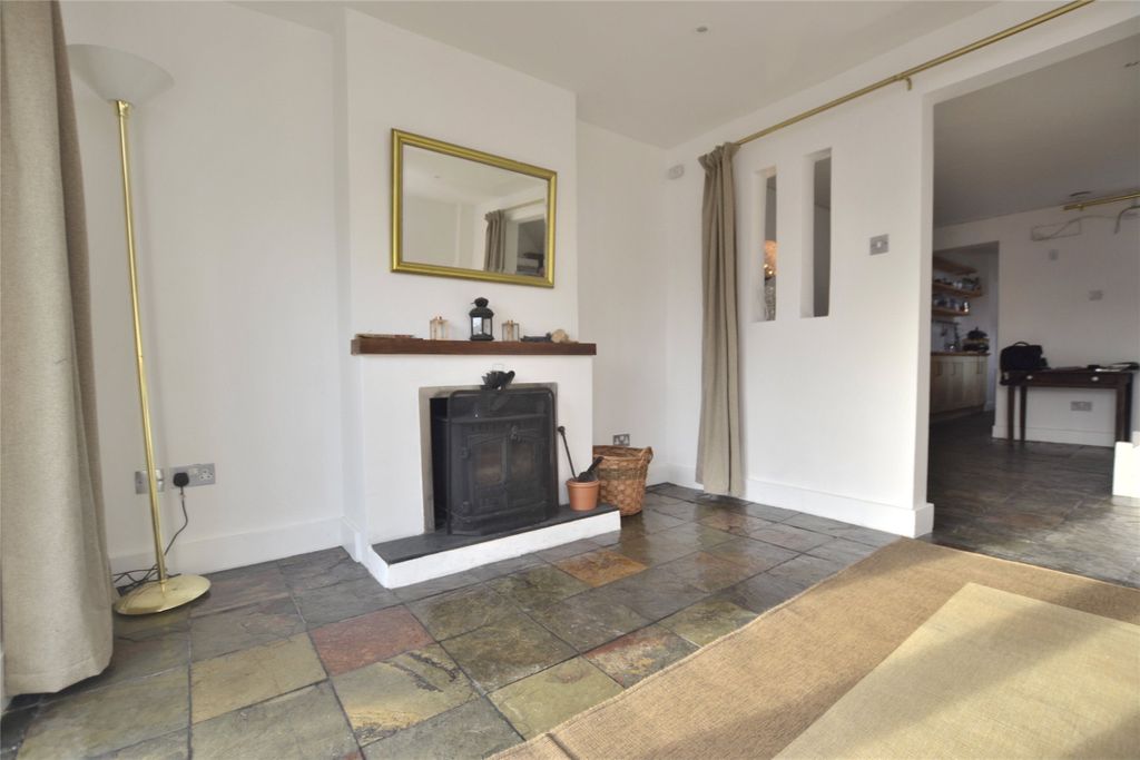 Property photo 1 of 13 Lounge