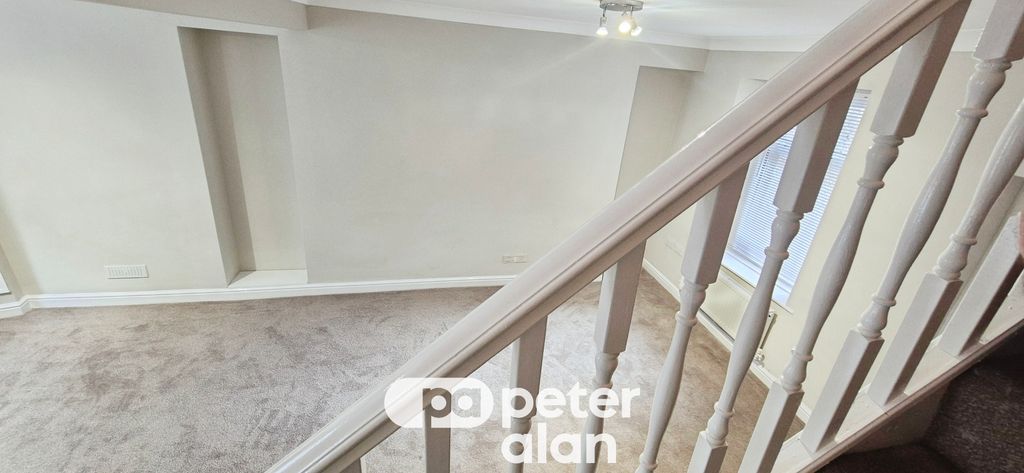 Property photo 2 of 12 Image