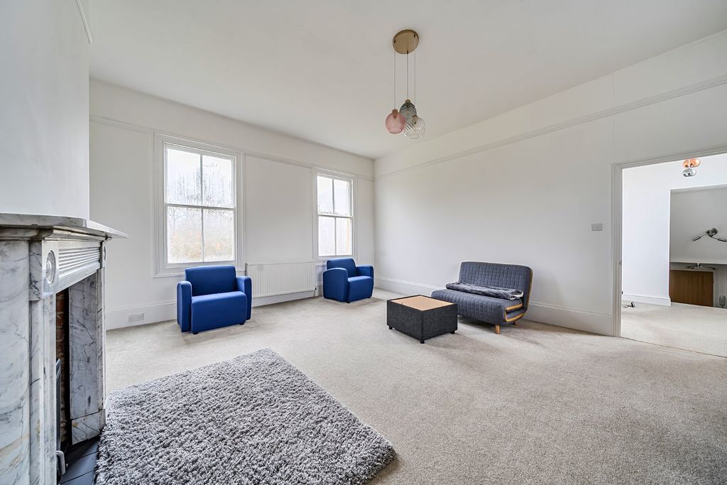 Property photo 3 of 11 Picture No. 18