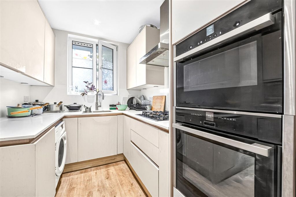 Property photo 2 of 10 Kitchen