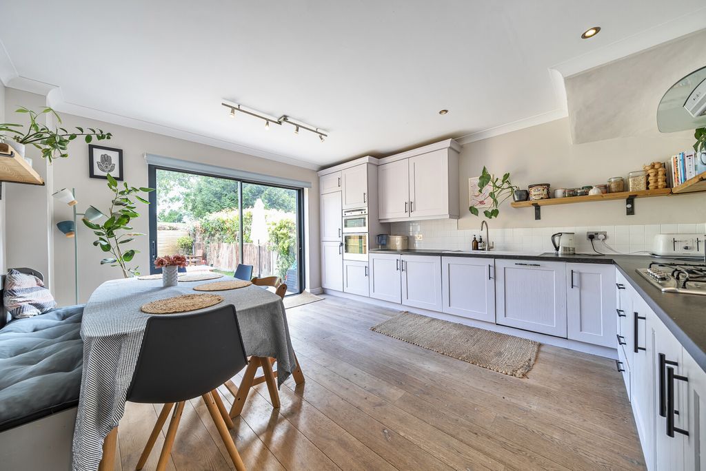 Property photo 2 of 15 1327558-14-687A23...