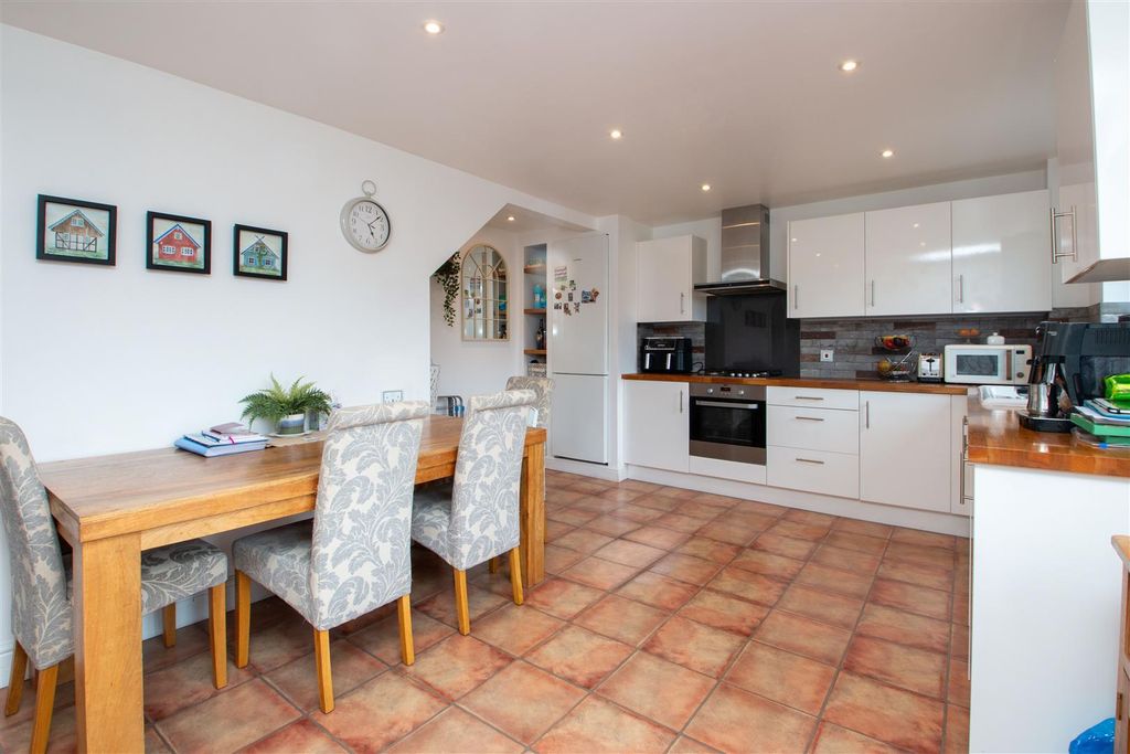 Property photo 3 of 11 6Xk7m2Azb0Snz2Nd-V7Ptg.Jpg